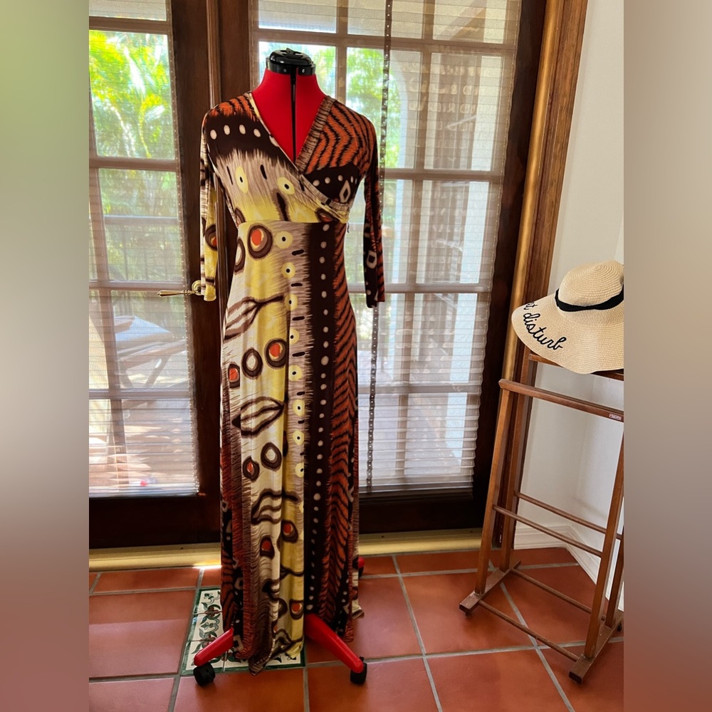 Maxi print dress. Do not miss out.